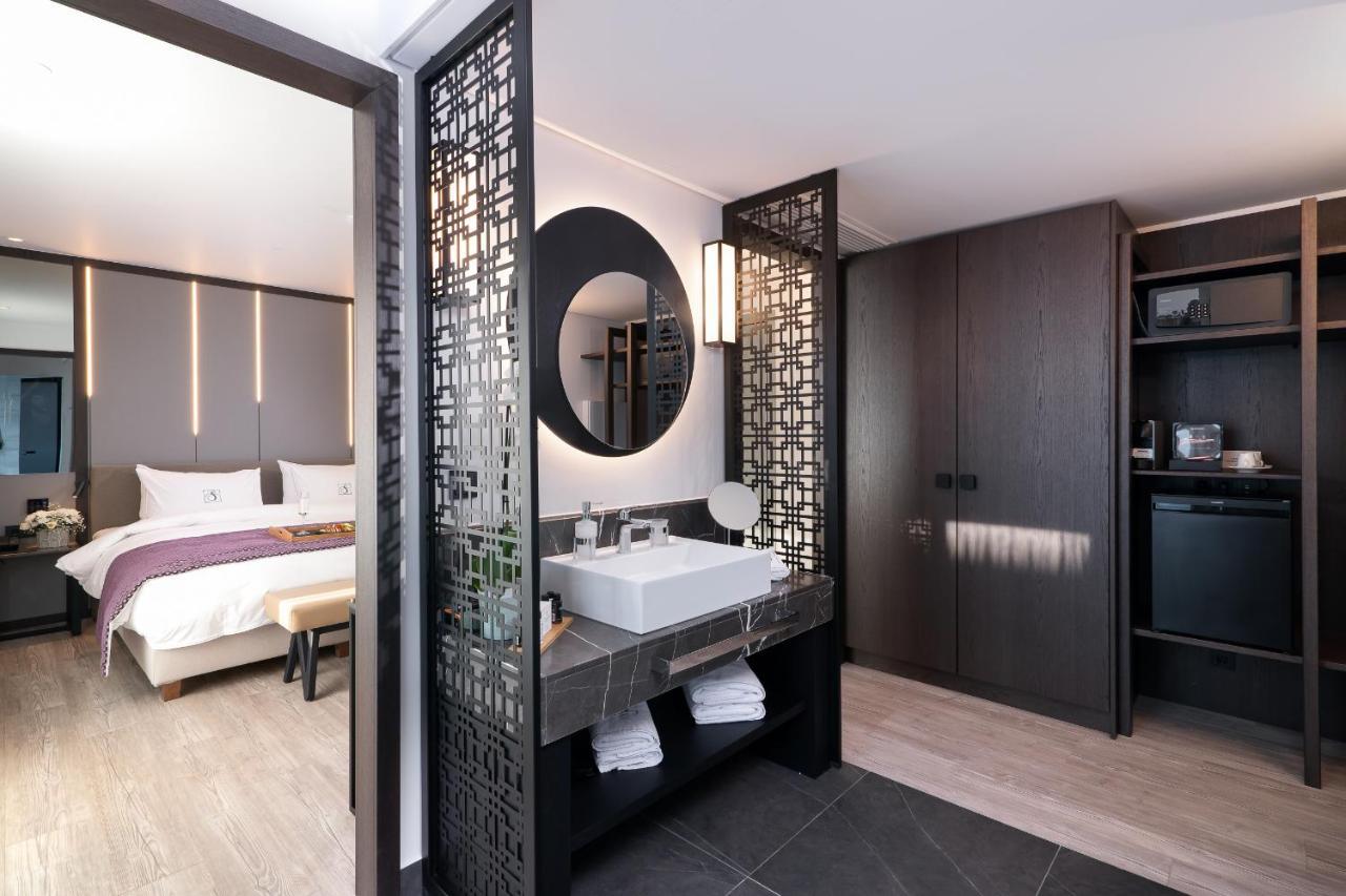 S Hotel Boutique Tesalonika Bagian luar foto Deluxe Room