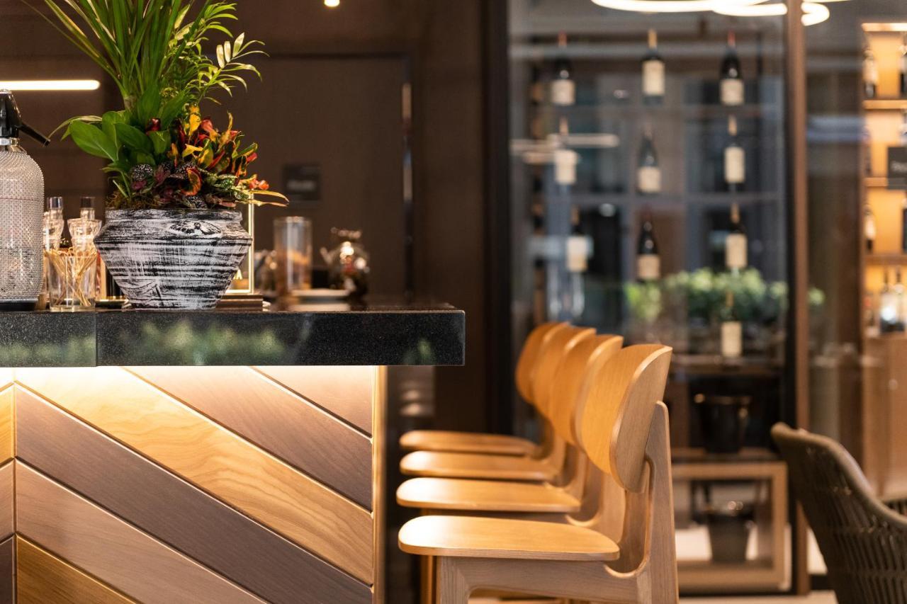 S Hotel Boutique Tesalonika Bagian luar foto The bar at the lounge
