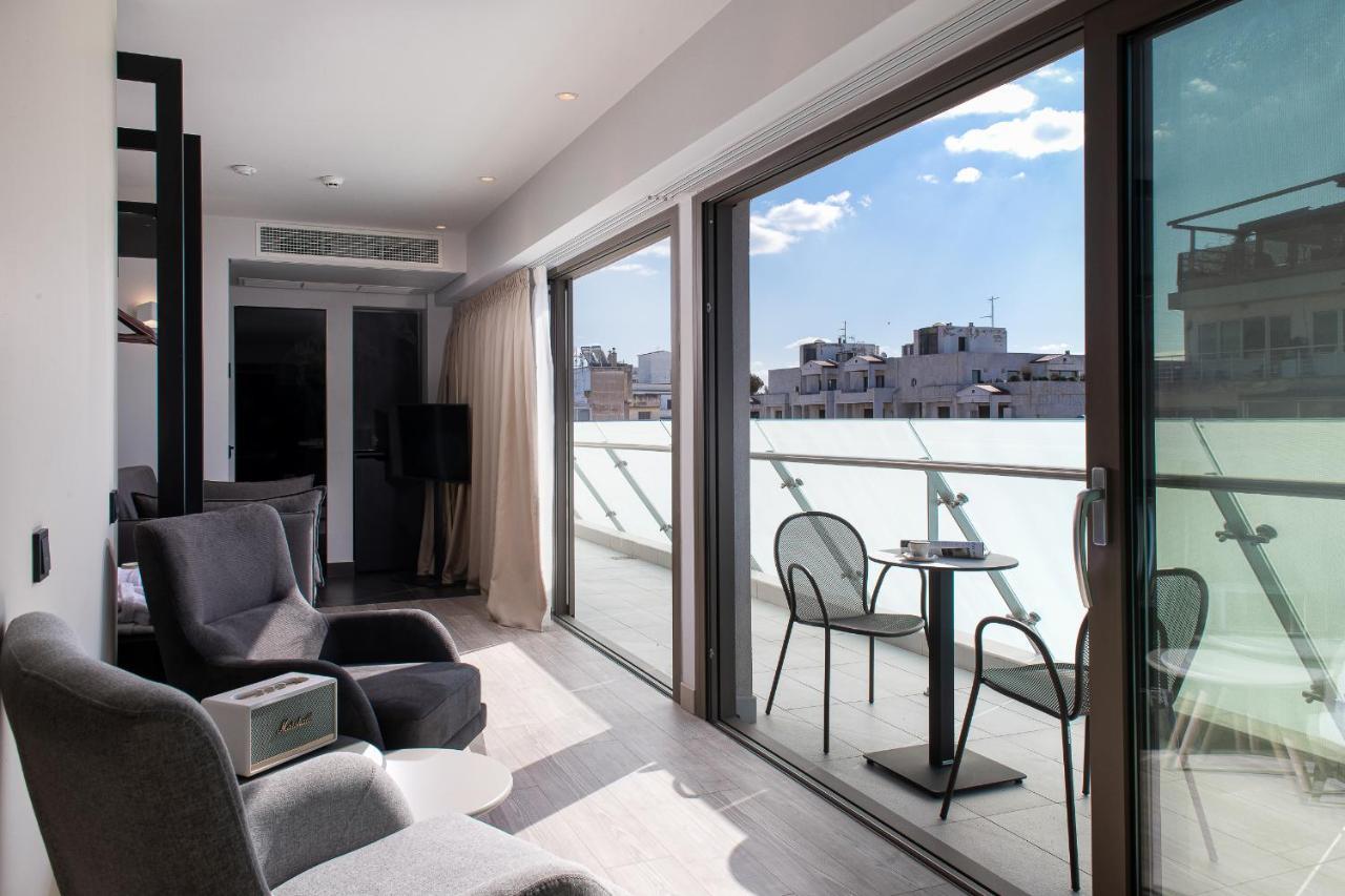 S Hotel Boutique Tesalonika Bagian luar foto A suite at the hotel